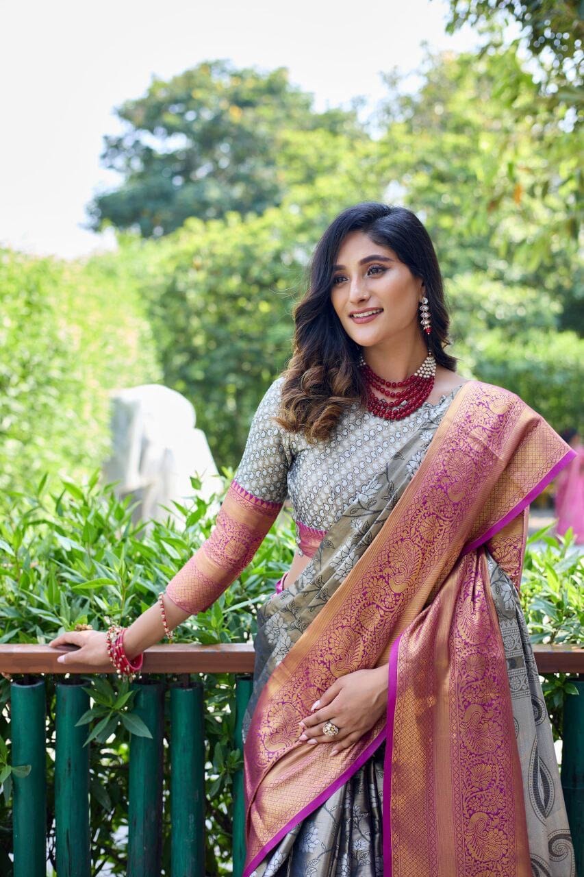 Green Banarasi Handloom Tissue Silk Zari work Saree Silk Saree Shopin Di Apparels
