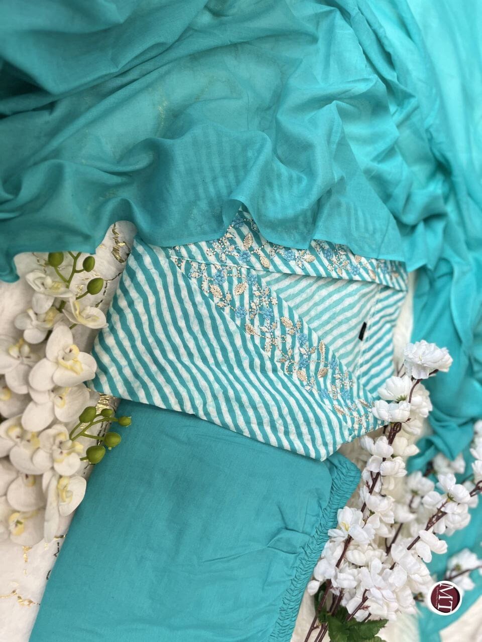 Mehra V Neck Cotton Kurti with Dupatta and Pant Kurti with Bottom and Dupatta Shopin Di Apparels