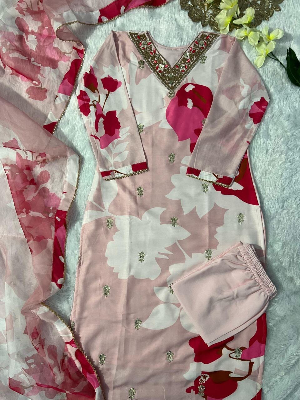 Muslin Kurti with Dupatta and Pant Kurti with Bottom and Dupatta Shopin Di Apparels