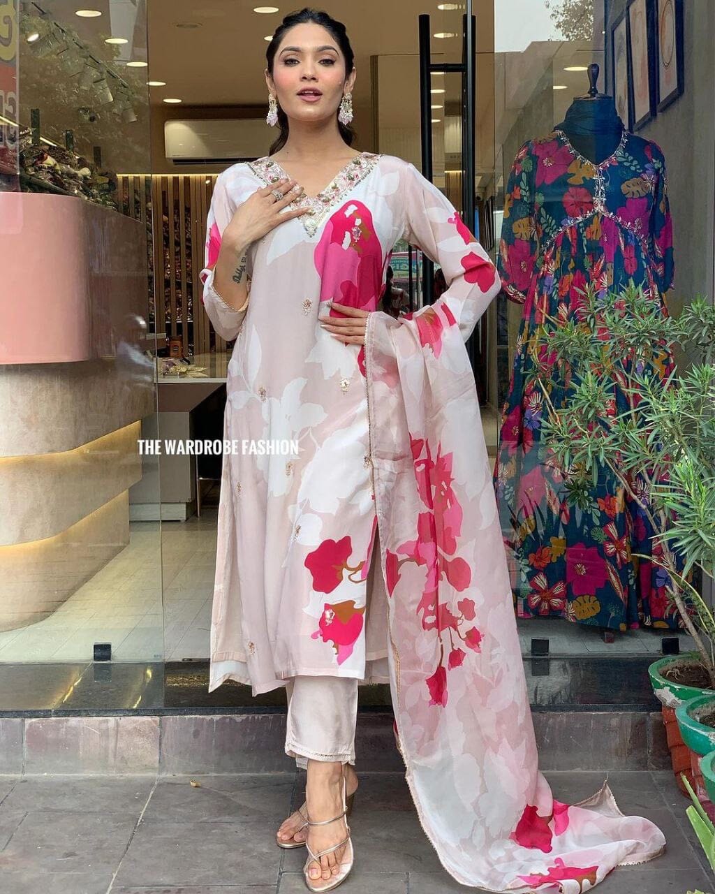 Muslin Kurti with Dupatta and Pant Kurti with Bottom and Dupatta Shopin Di Apparels