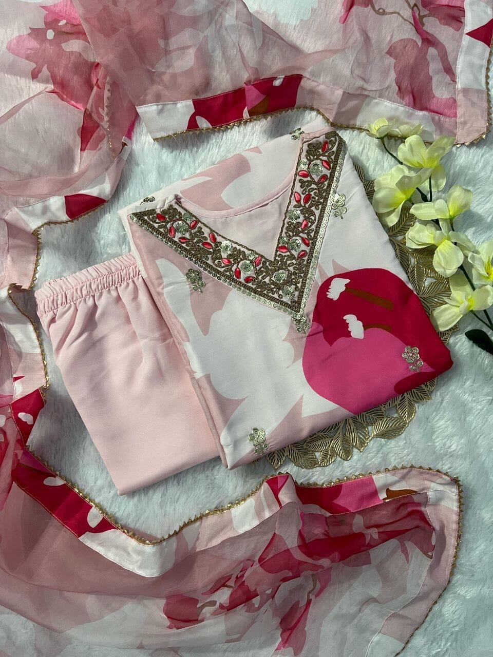 Muslin Kurti with Dupatta and Pant Kurti with Bottom and Dupatta Shopin Di Apparels