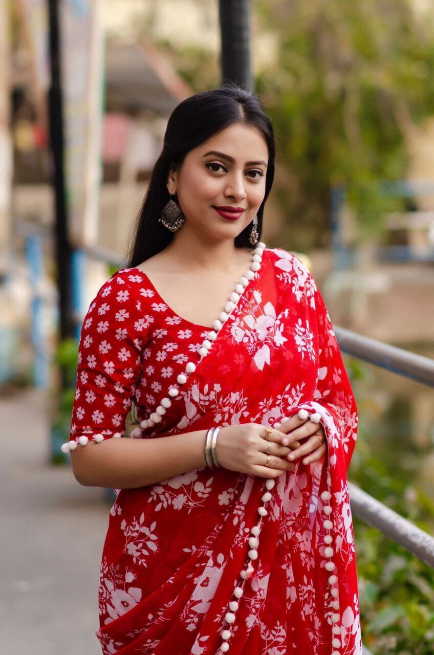 Pom Pom Georgette White Floral Printed Saree in 5 colors Designer Saree Shopin Di Apparels Red