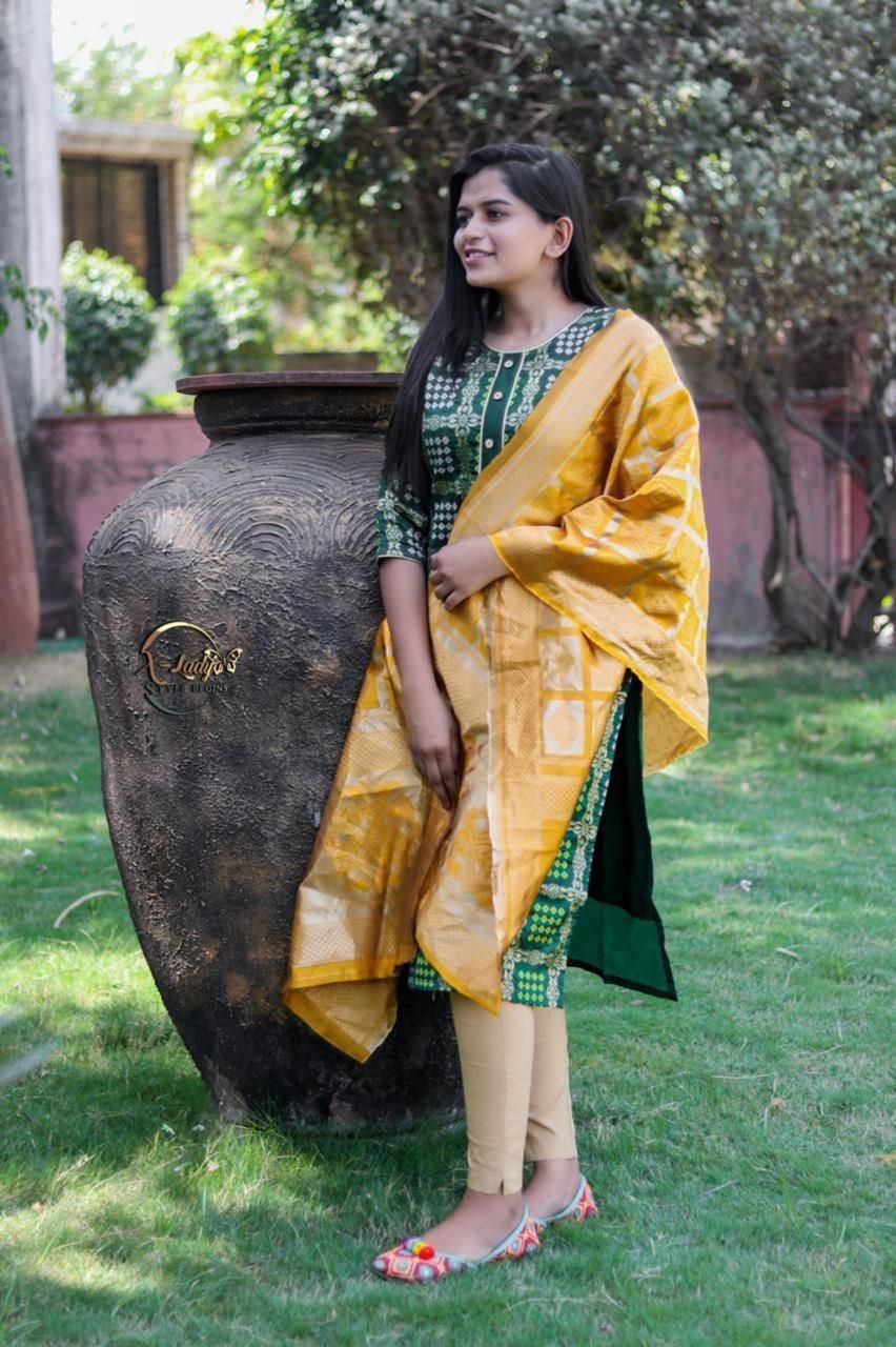 Inaya Banarasi Chaneri Silk Kurta Set – Chacha's - Indian ethnic wear since  1957.