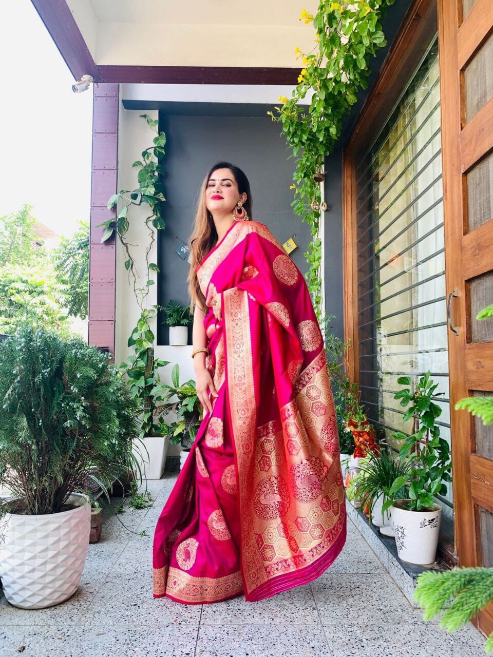 Pure Zari Golden Weaving Silk Saree Silk Saree Shopin Di Apparels 